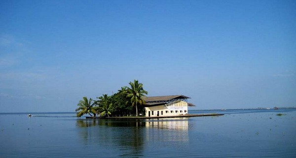 kumarakom-backwaters-1523602530.jpg